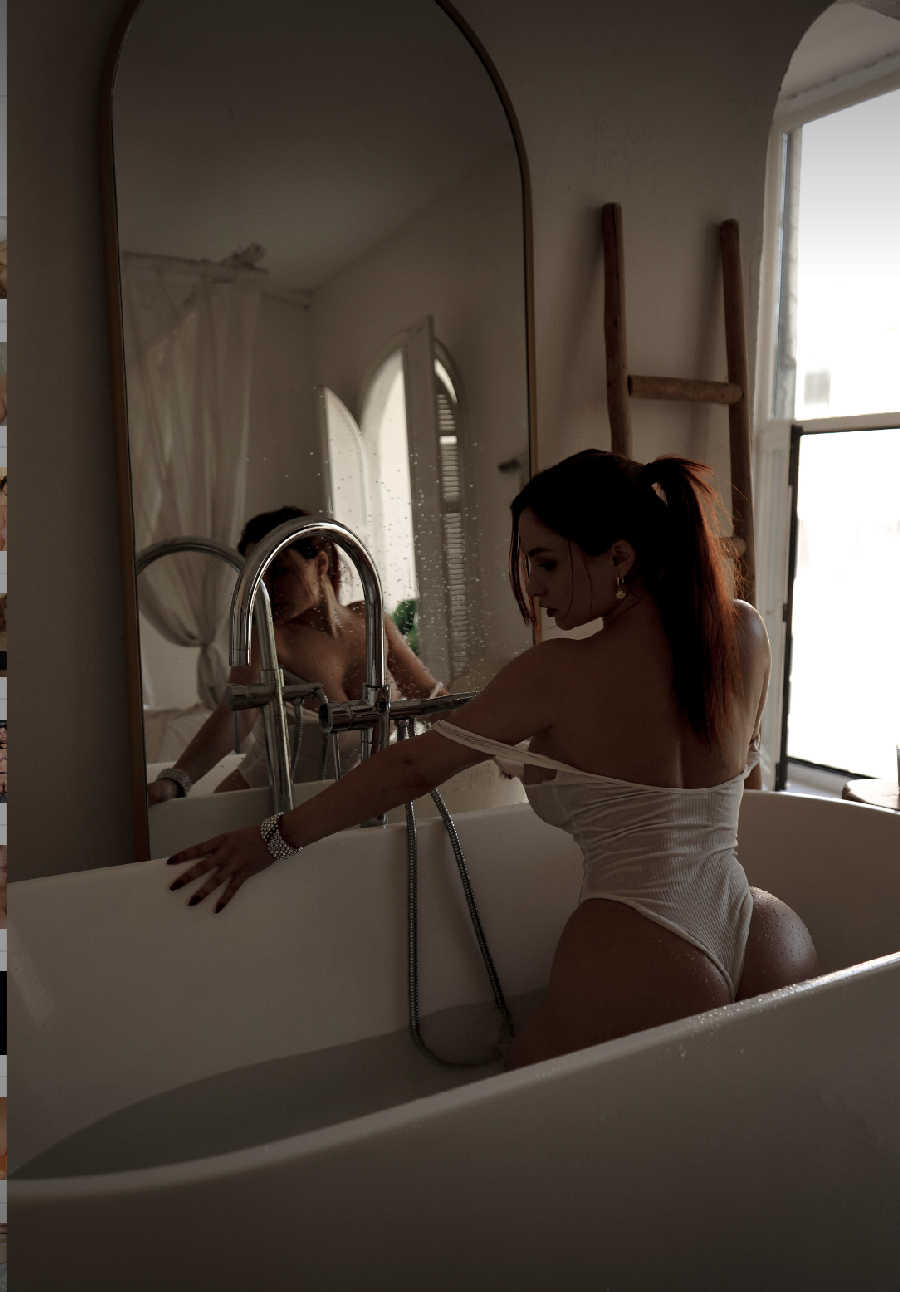 A playful frame from Miranda Faith nude — online in Chengdu