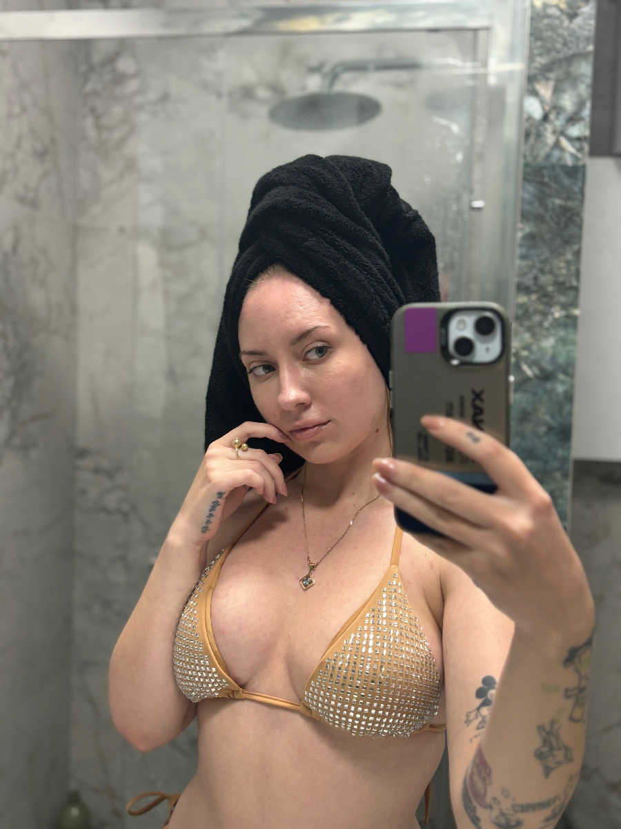 Nude girl KateV in Chengdu