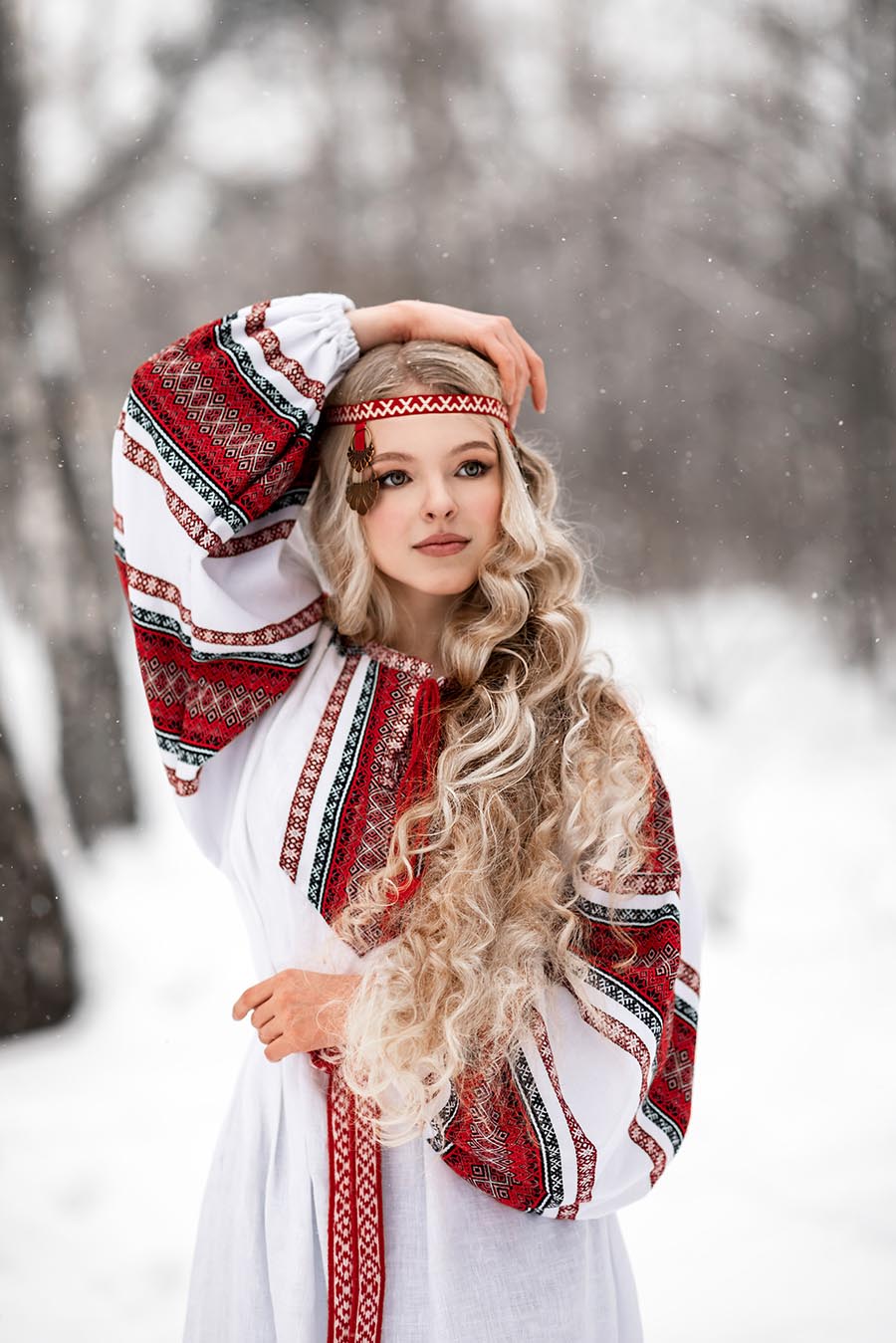 Slavic girls’s look of the day — catch her live in Chengdu