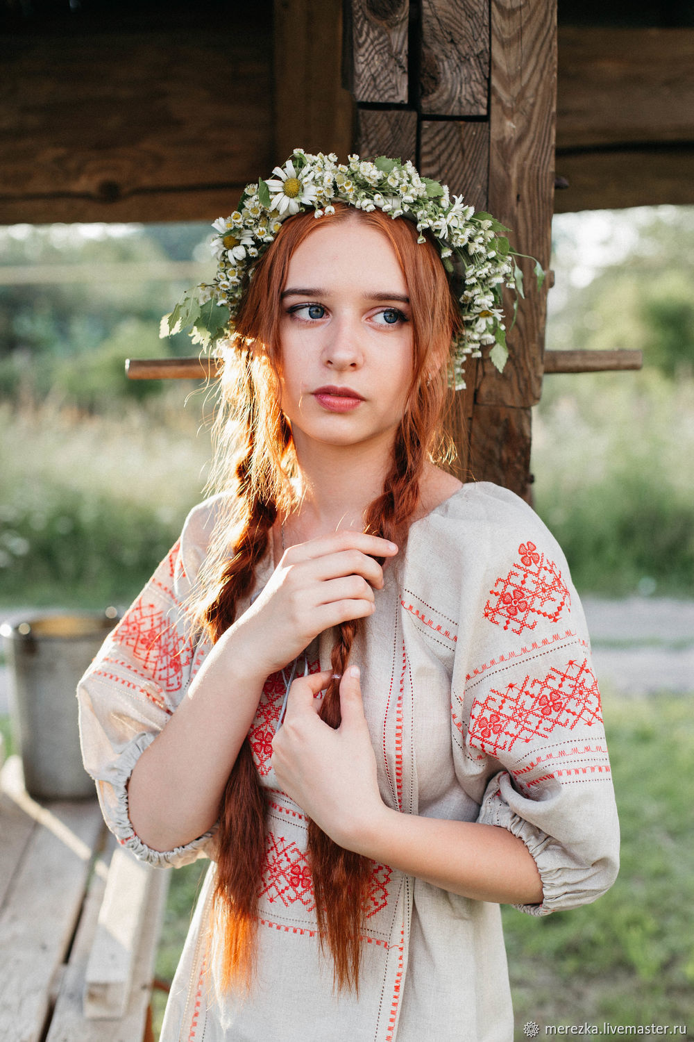 A playful frame from Girls in Slavic costumes — online in Chengdu