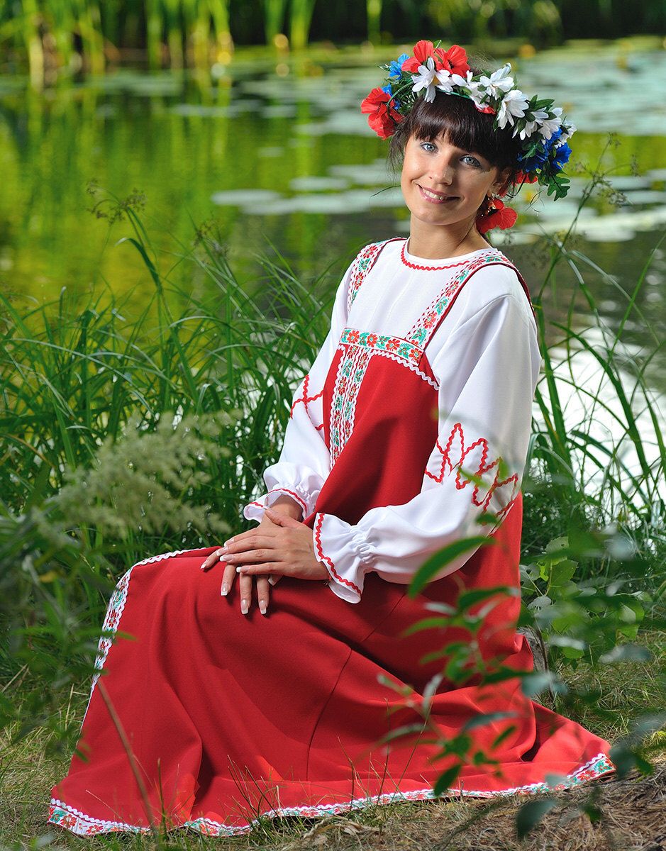 Beautiful girl Girls in Slavic costumes in Chengdu
